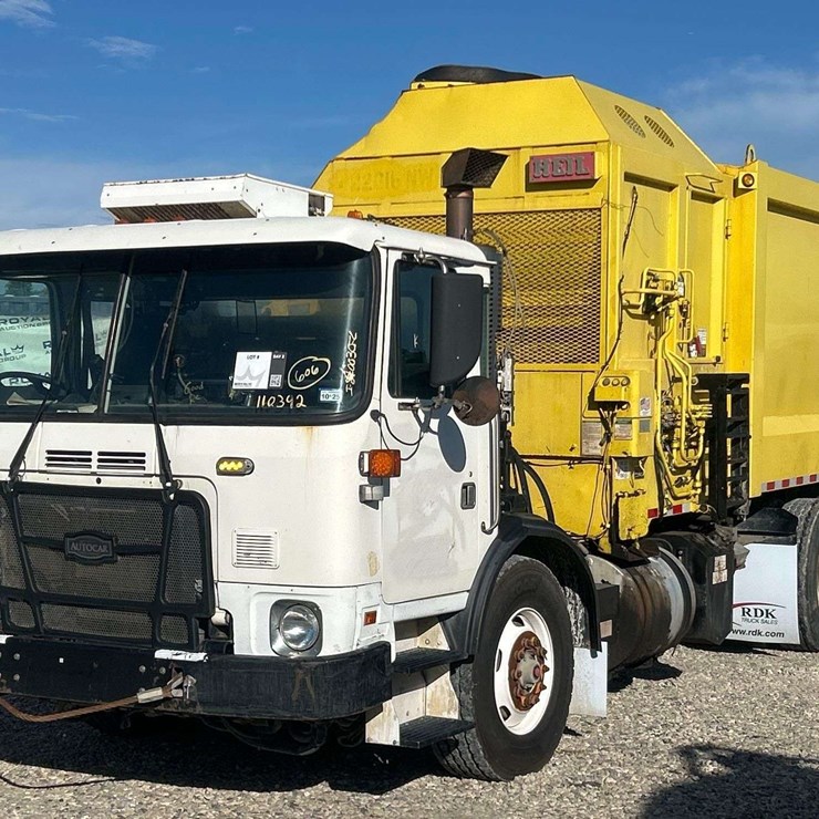 2016 AutoCar Expeditor Heil DuraPack 28yd. T/A Side Loader Garbage Truck