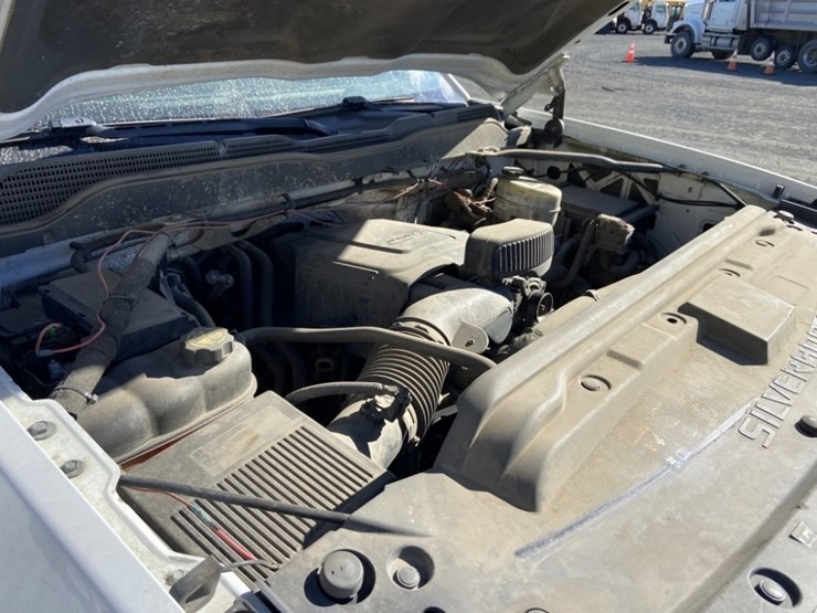 2016-chevrolet-silverado-2500-image-42