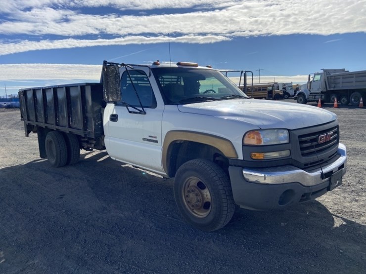 2004-gmc-sierra-3500-image-7