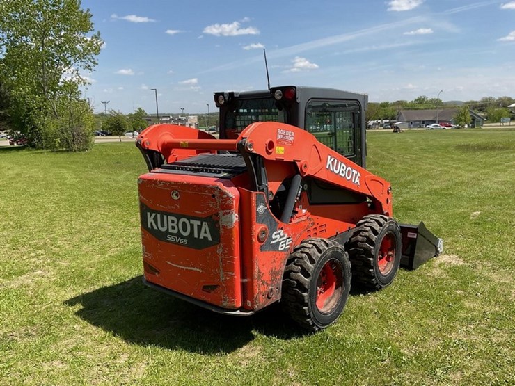 2016-kubota-ssv65-image-5