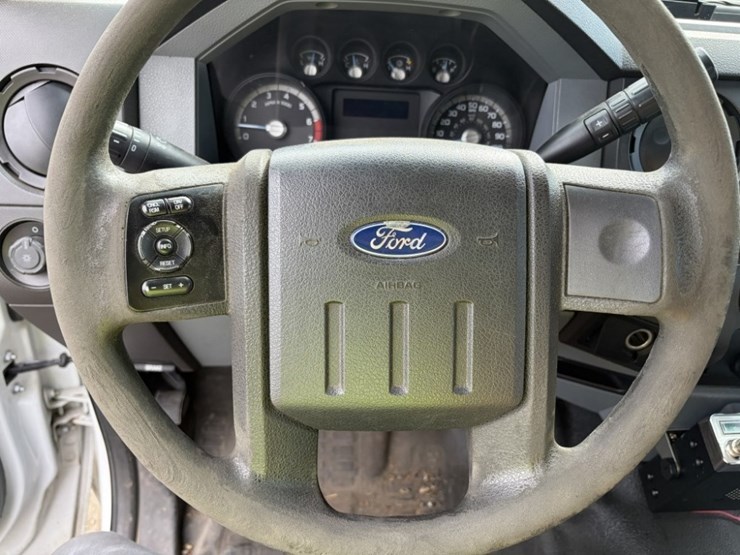 2011-ford-f350-image-33