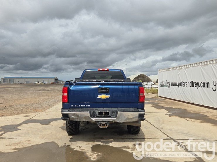 2015-chevrolet-silverado-2500-image-4