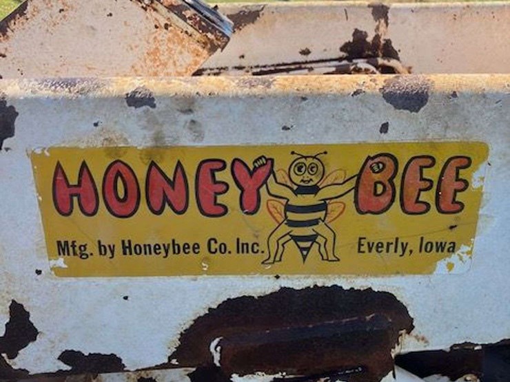 honey-bee-loader-tractor-image-7