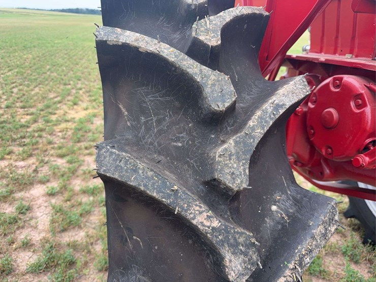 farmall-560-hi-clear-image-19