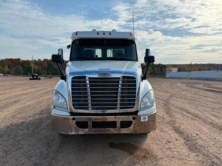 freightliner-cascadia-125-image-2