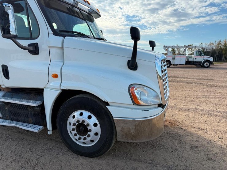 freightliner-cascadia-125-image-20
