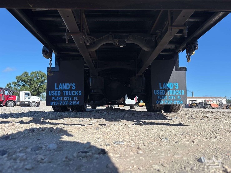 2018-freightliner-m2-106-22ft.-s/a-flatbed-truck-image-27