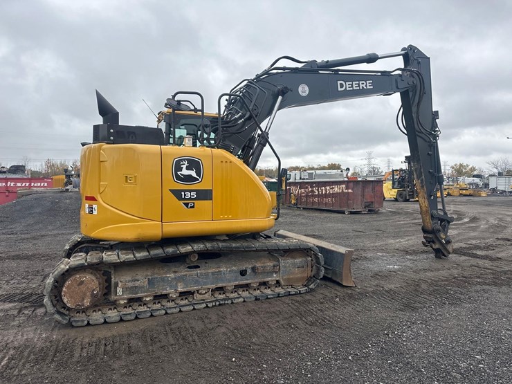 2023-deere-135-p-tier-image-10