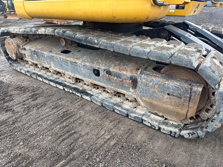 2023-deere-135-p-tier-image-21