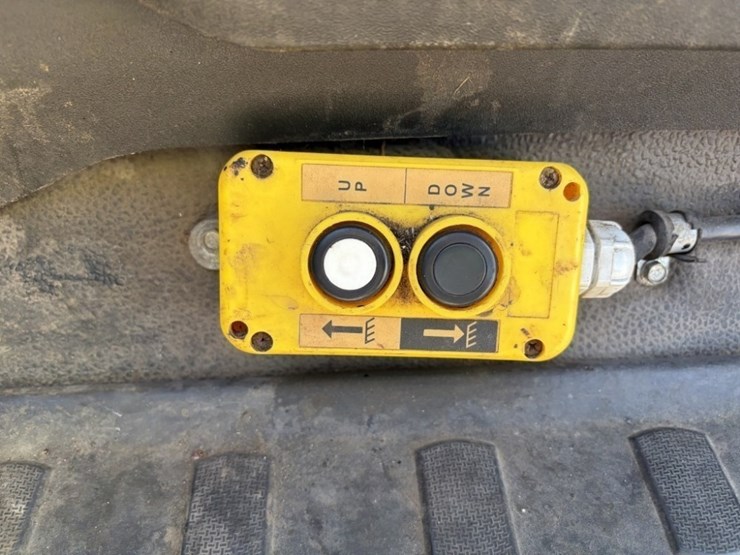 2011-ford-f350-image-31