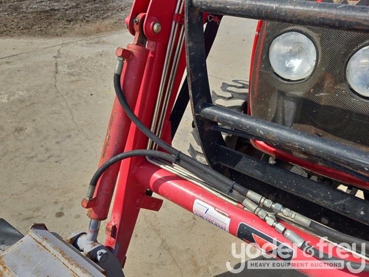 2010-massey-ferguson-1529-image-19
