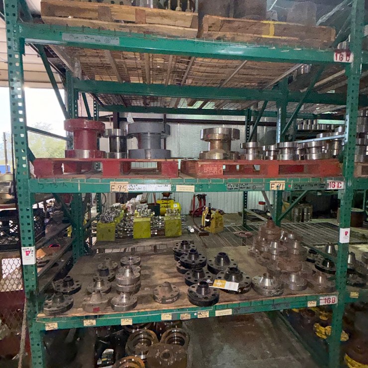 SECTION OF (18) 1-13/16” 15M x 2-9/16” 10M DSA’s (14) Size Range 1-13/16” - 7-1/16” 3M-10M SPACER SPOOLS & X-OVER’s