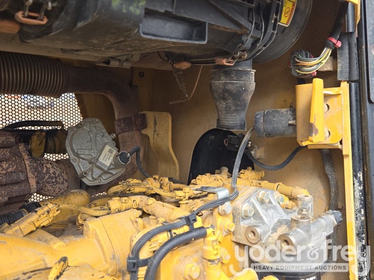 2014-caterpillar-d5k2-lgp-image-46