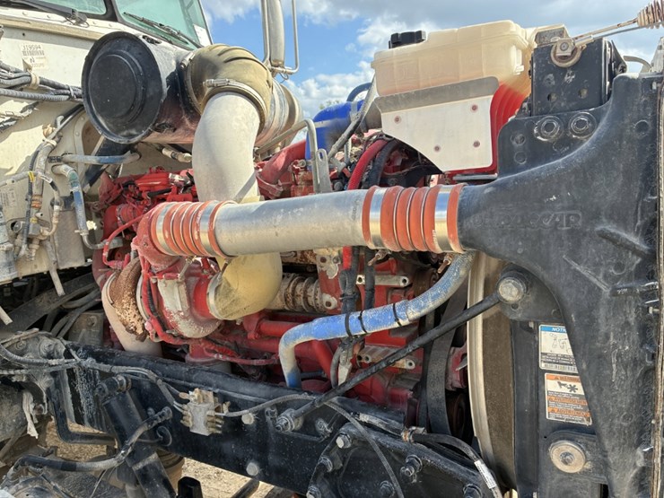 2016-peterbilt-367-image-14
