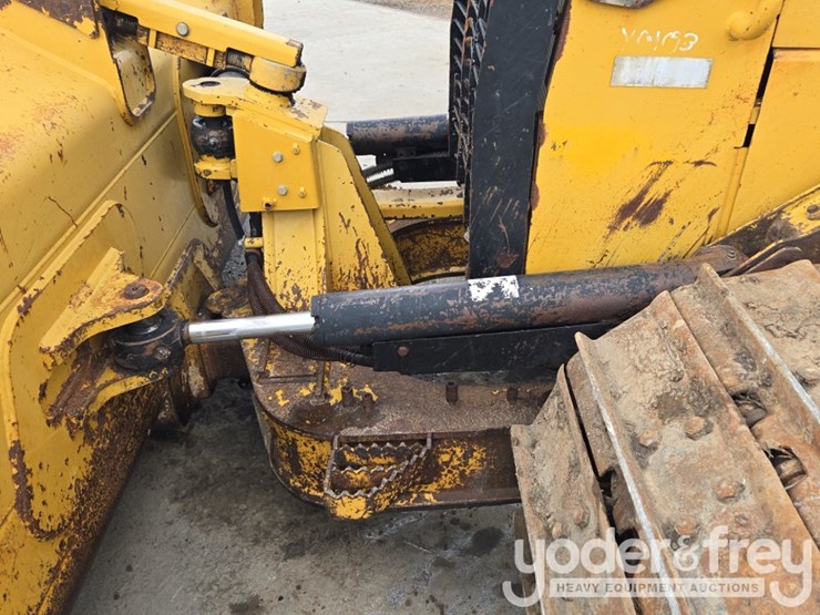 2014-caterpillar-d5k2-lgp-image-26