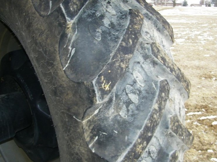2010-case-ih-magnum-305-image-22