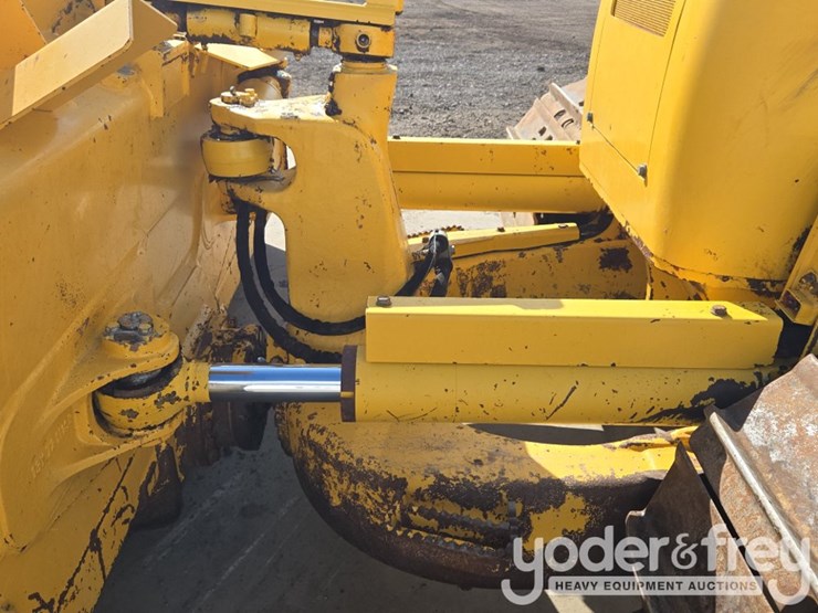2023-komatsu-d61px-image-27