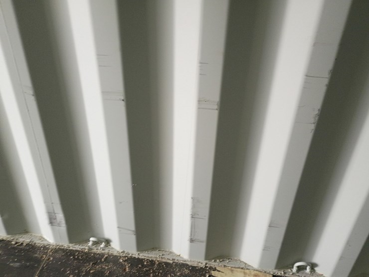 #l110-000-•-40ft-container-[damaged]-image-19