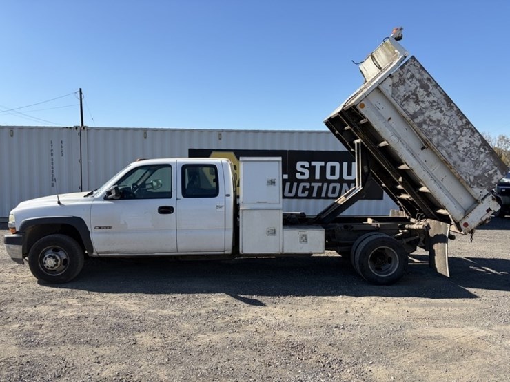 2002-chevrolet-silverado-3500-image-29