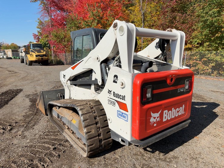 2023-bobcat-t740-image-3