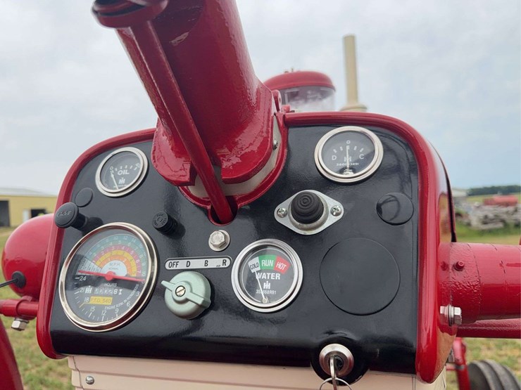 farmall-560-hi-clear-image-41