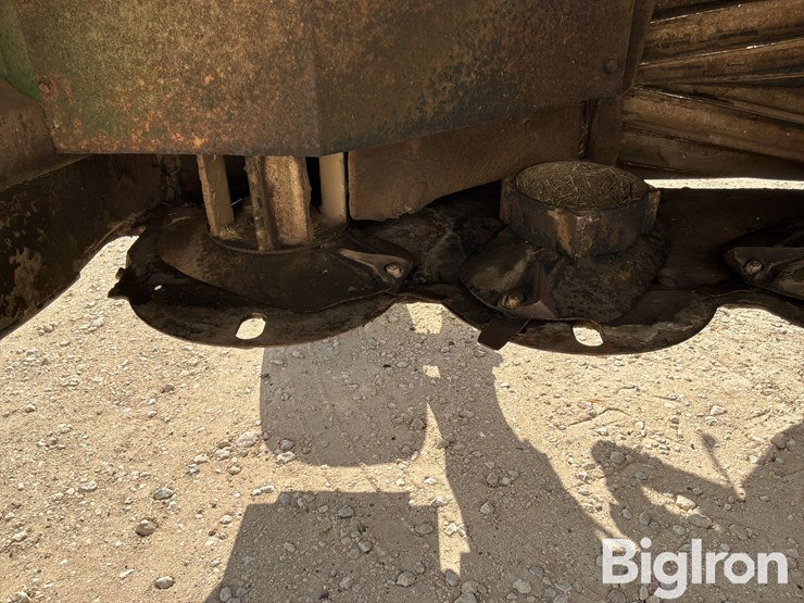 2020-john-deere-956-image-15