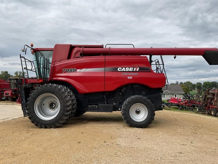 2010-case-ih-7088-image-8