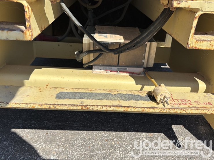 2015-jlg-3246es-image-17