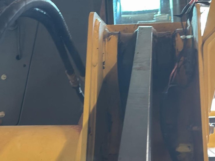 2007-deere-444j-image-53
