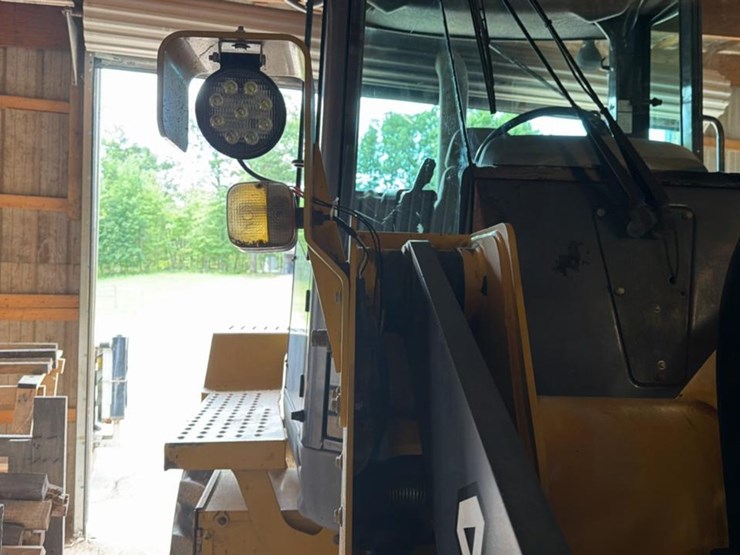 2007-deere-444j-image-32