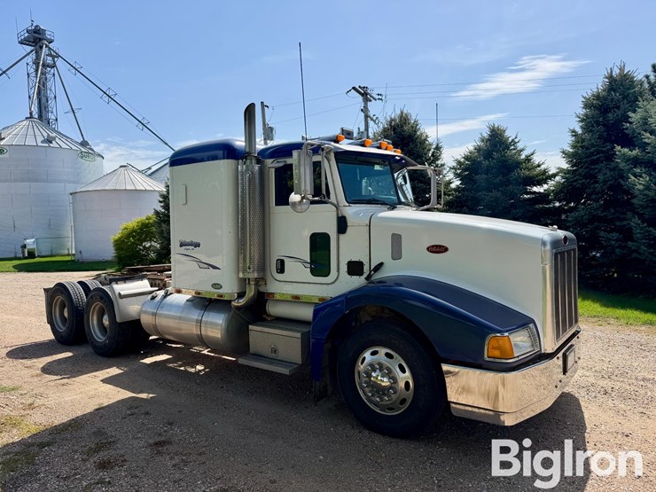 2005-peterbilt-385-image-3