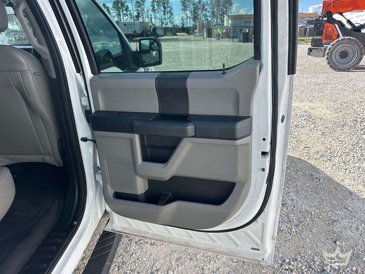 2018-ford-f150-image-30