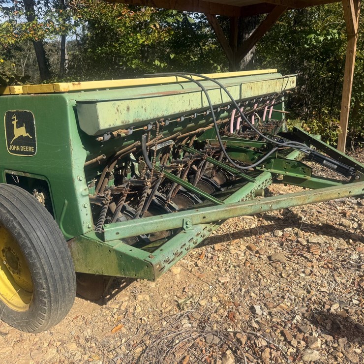 JOHN DEERE 8300