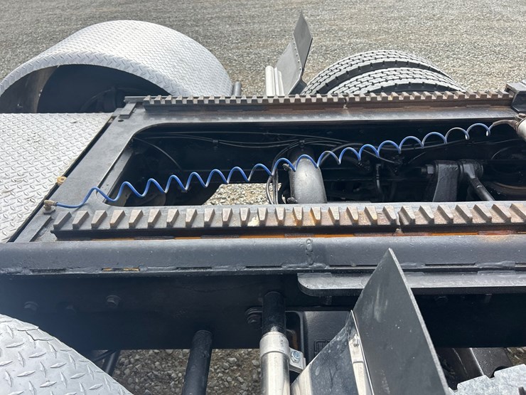 2001-caterpillar-c15-image-25