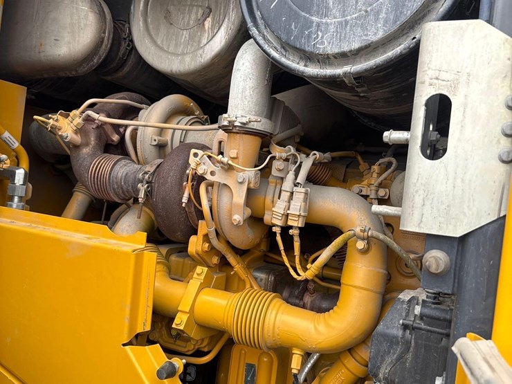 2024-deere-844-p-tier-image-25