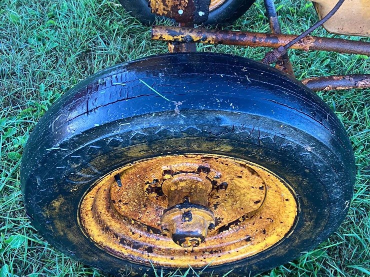 schramm-model-125-air-compressor-tractor-image-8
