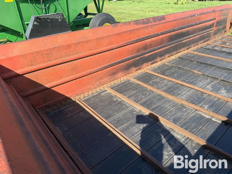 new-holland-790-image-16