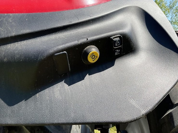 2022-case-ih-magnum-310-cvx-image-18