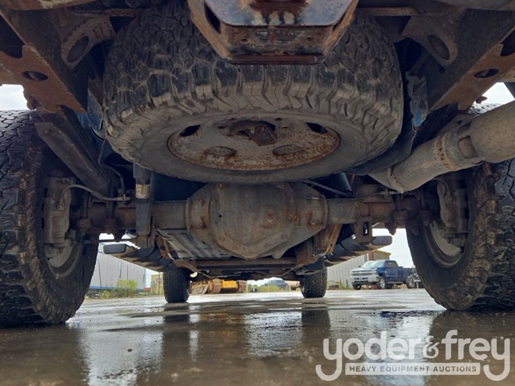 2015-chevrolet-silverado-2500-image-14