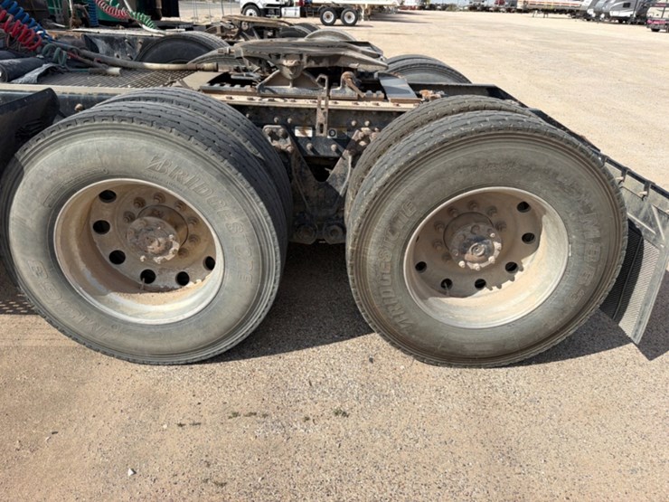 2018-kenworth-t800-image-7