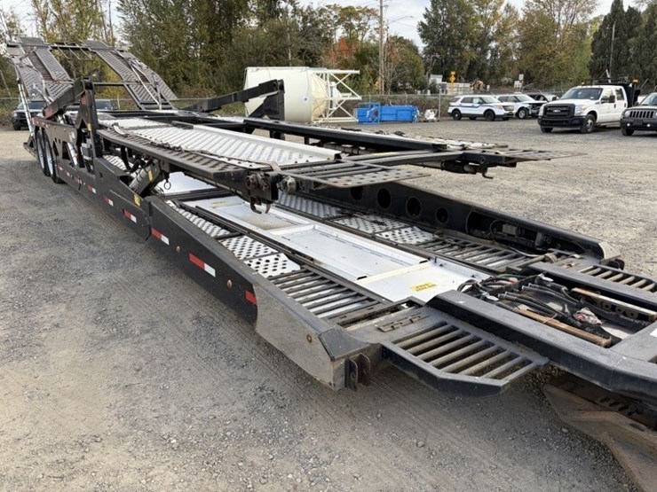 2016-peterbilt-389-image-41