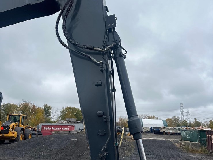 2023-deere-135-p-tier-image-15