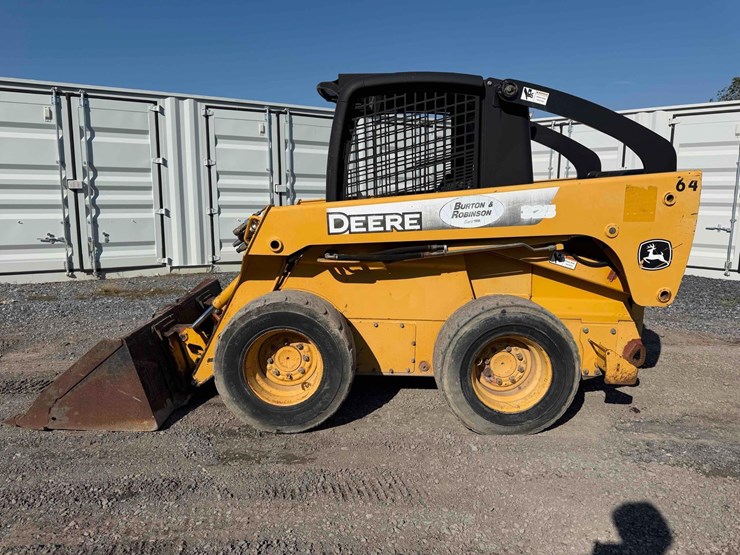 2005-john-deere-325-image-2