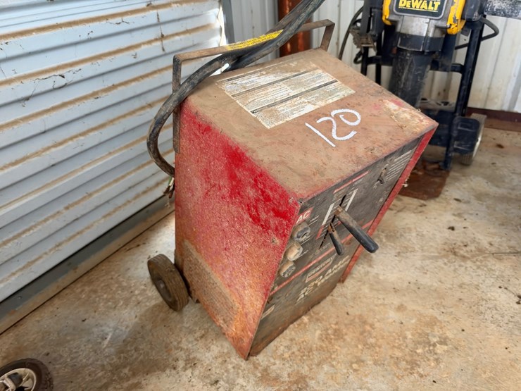 #120-•-century-230-amp-ac-welder-image-2