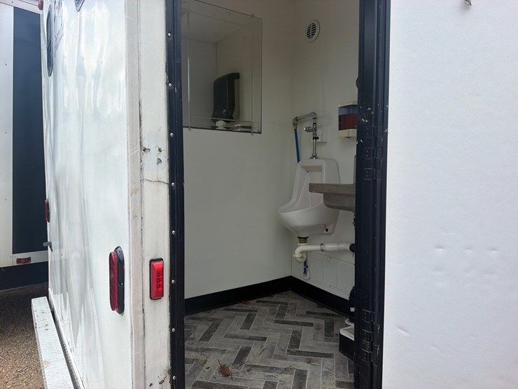 #46944-•-22ft-bathroom-trailer-|-no-title-image-7