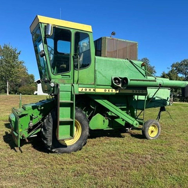 1975 JOHN DEERE 3300