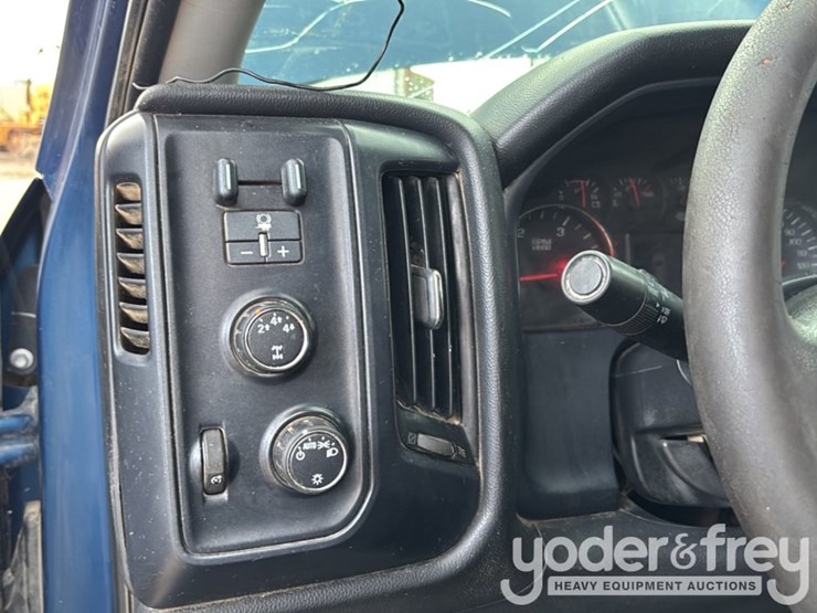 2015-chevrolet-silverado-2500-image-38