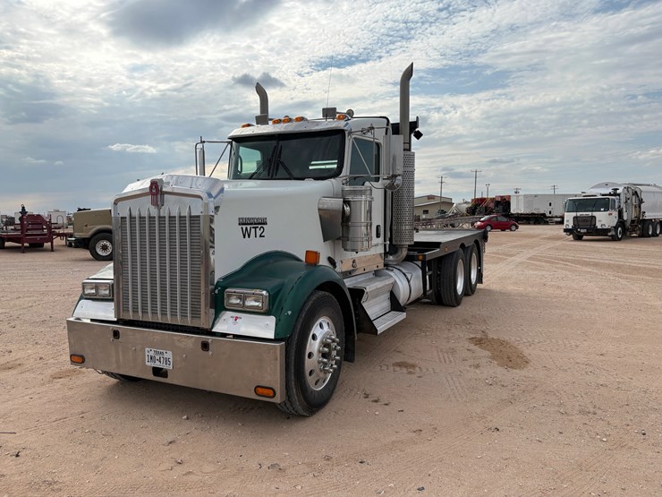 2007-kenworth-w900-image-2