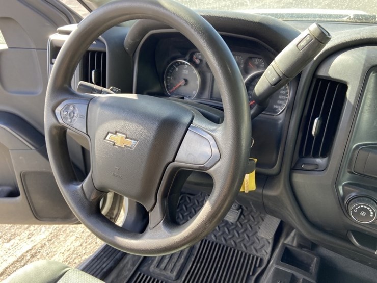 2016-chevrolet-silverado-2500-image-18