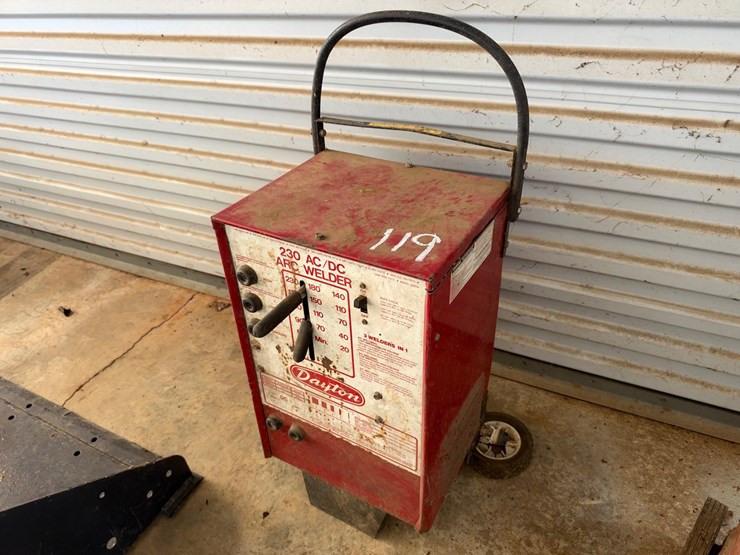 #119-•-dayton-model-3z563a-230-ac/dc-arc-welder-image-1